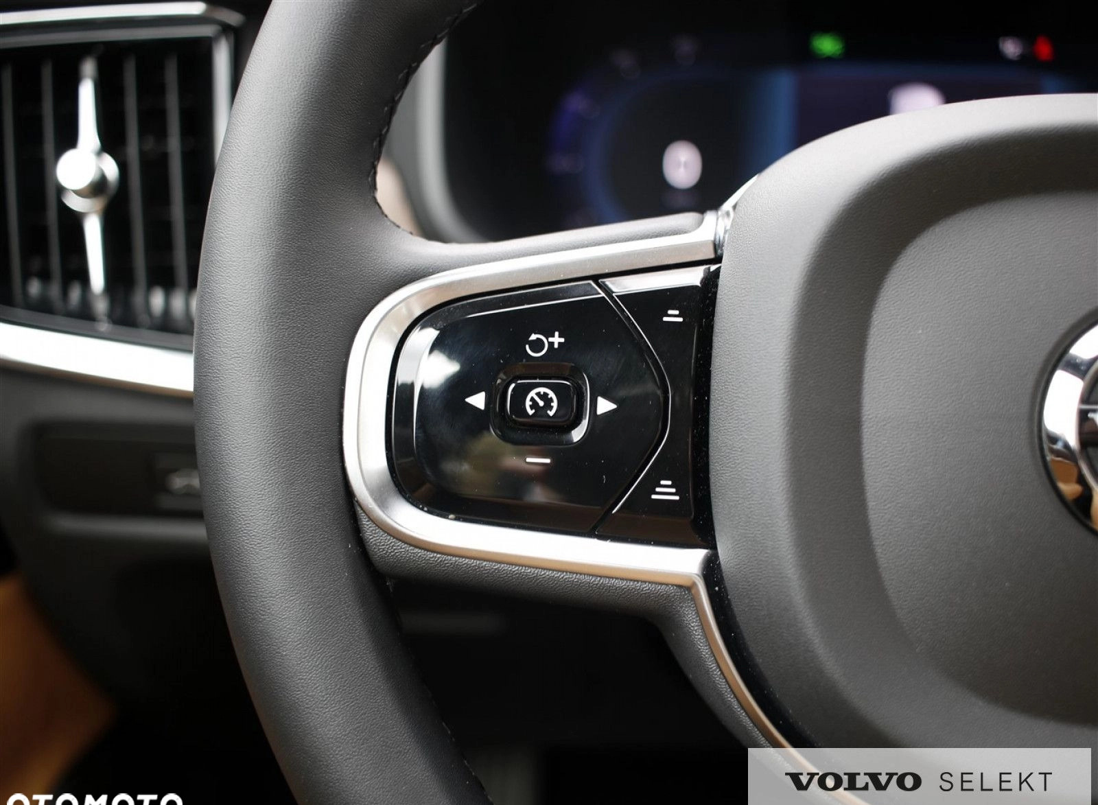 Volvo V90 Cross Country cena 325000 przebieg: 14000, rok produkcji 2023 z Tychy małe 704